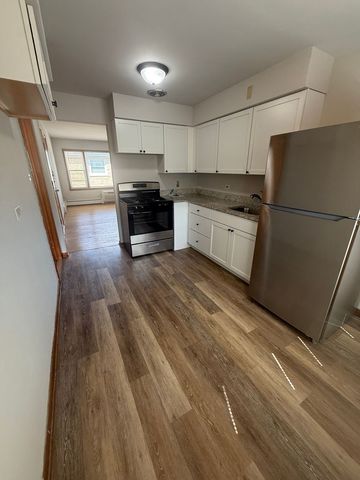 7138 Riverside Dr #4, Berwyn, IL 60402