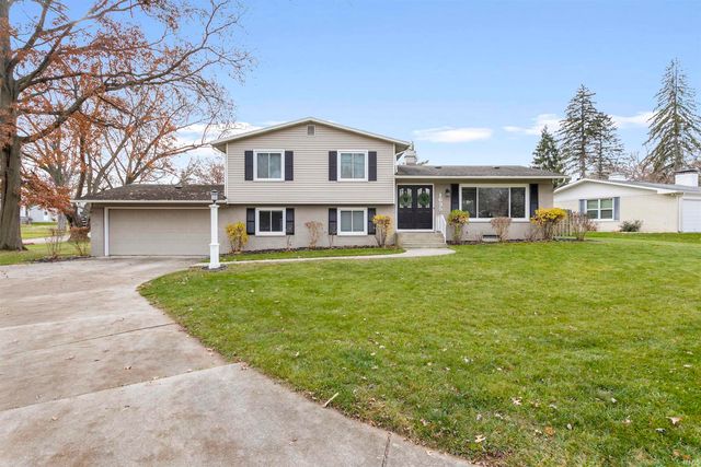 1635 Springbrook Dr, Elkhart, IN 46514