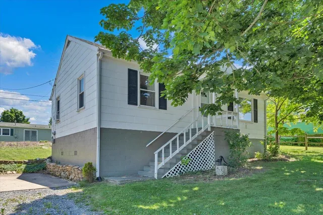 403 McCorkle Dr, Lexington, VA 24450