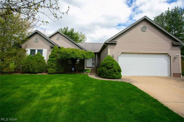 122 Pine Cone Ct, Seville, OH 44273