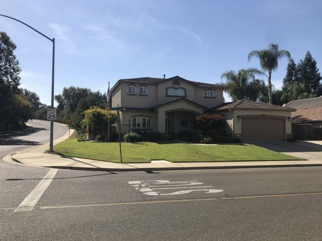 808 Boyd Dr, Oakdale, CA 95361