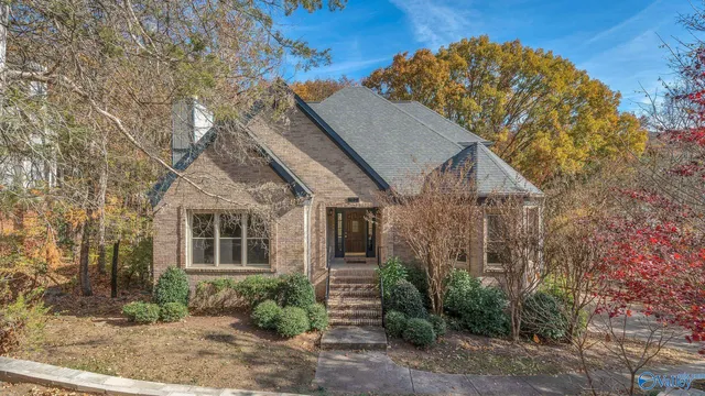 1695 Shady Cove Cir SE, Huntsville, AL 35802