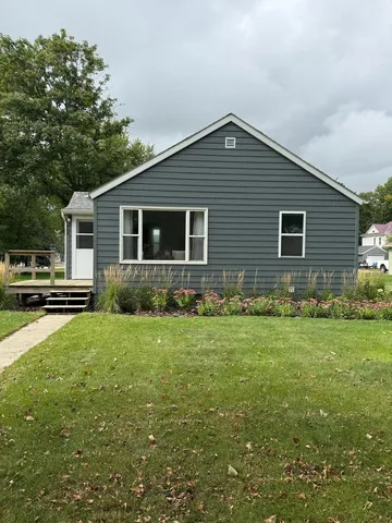 308 S  Oak St, Hendricks, MN 56136