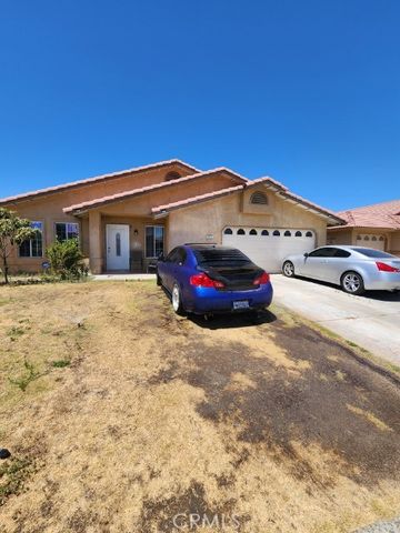 572 Johnston Ave, Shafter, CA 93263