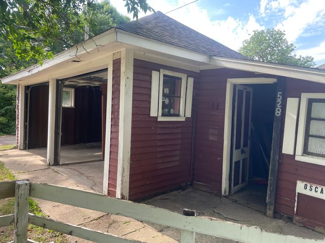 214 W  Vasa Ave, Fergus Falls, MN 56537
