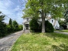 2128 Hampstead Rd, Cleveland Heights, OH 44118