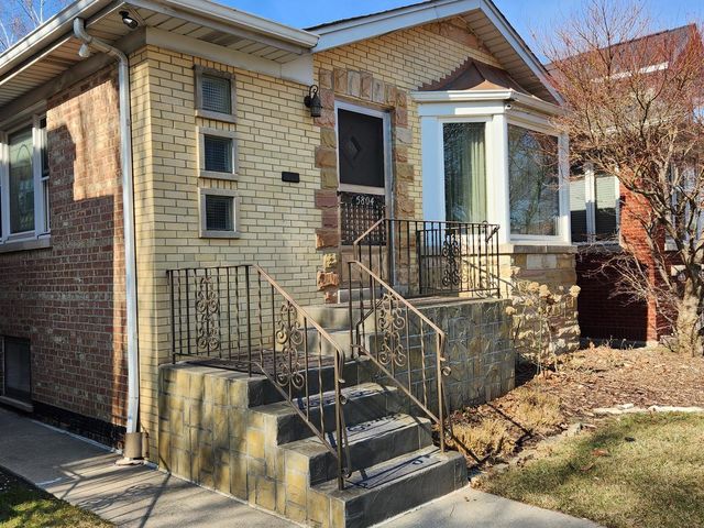 5804 N  Mobile Ave, Chicago, IL 60646