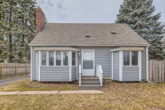 3161 Rice St, Shoreview, MN 55126