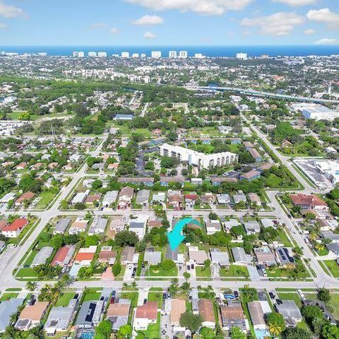 448 NW 2nd Way, Deerfield Beach, FL 33441