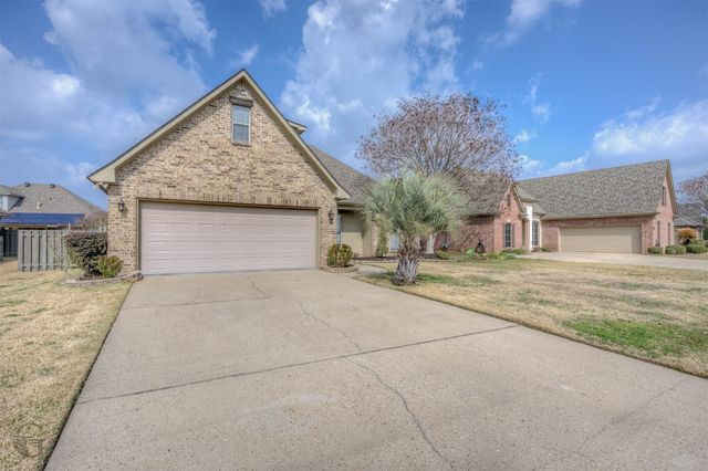 307 Briars Ct, Bossier City, LA 71111