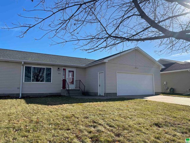 204 S  Norbeck St, Vermillion, SD 57069
