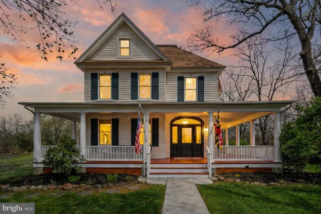 2 Waugh Ave, Glyndon, MD 21136