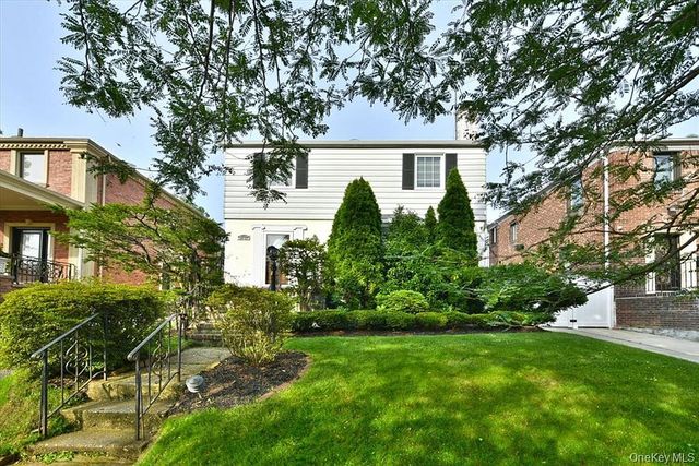 80-07 192nd St, Jamaica, NY 11423