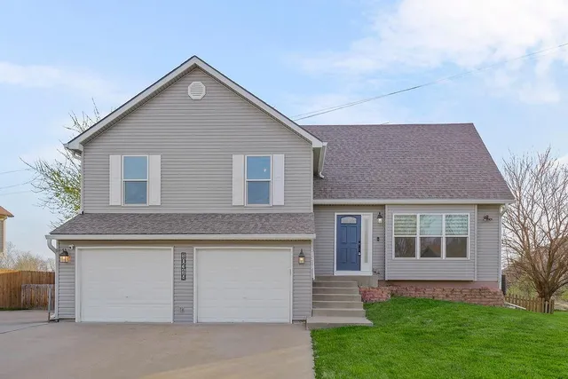 10319 N  Virginia Ave, Kansas City, MO 64155