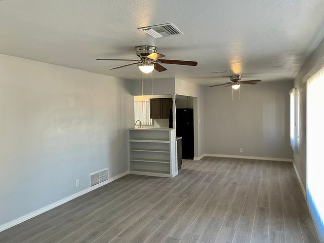 7519 N  59th Ln, Glendale, AZ 85301