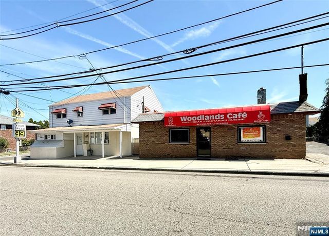 2 Morrell Pl, Garfield, NJ 07026