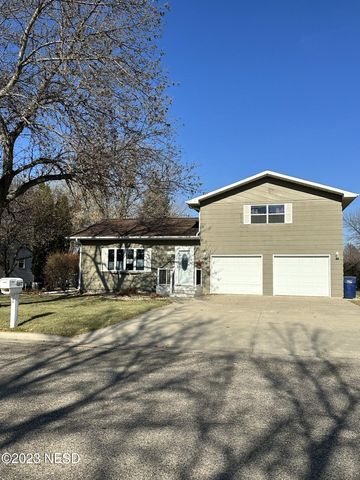 1317 1st Ave SE, Watertown, SD 57201