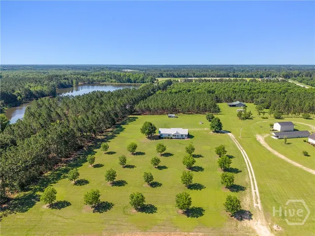 458 Waters Road, Metter, GA 30439