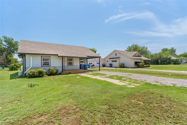 209 S  Linwood St, Cordell, OK 73632