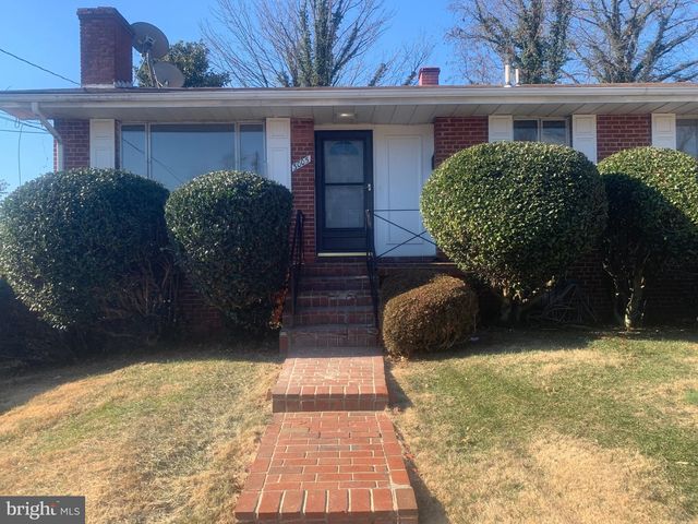 3005 Fairhill Ct, Suitland, MD 20746