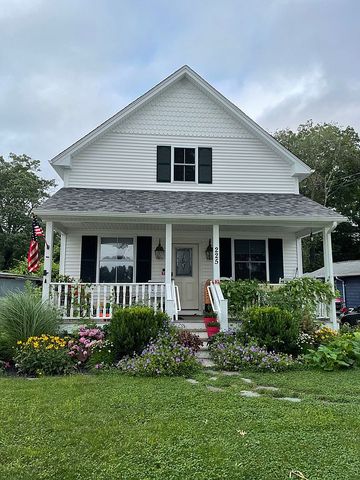 225 Mishnock Rd, West Greenwich, RI 02817