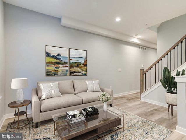 719 Cantrell St, Philadelphia, PA 19148