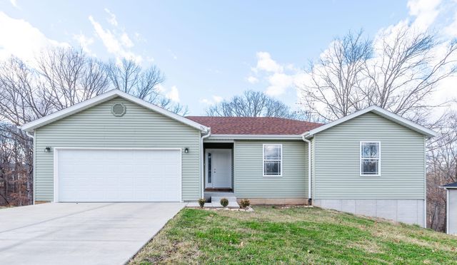 316 North Dogwood Place, Reeds Spring, MO 65737