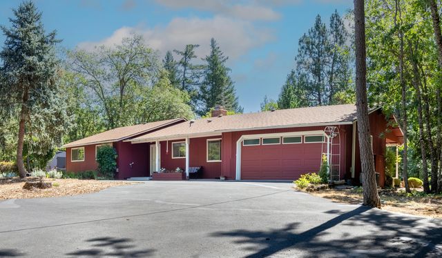 255 Cathedral Way, Grants Pass, OR 97526