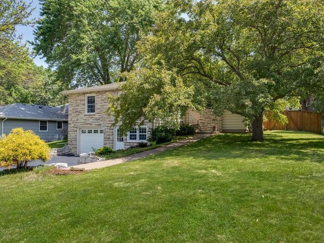 109 Turners Xrds S, Golden Valley, MN 55416