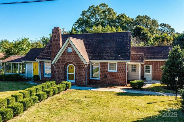 815 6th Ave SW, Hickory, NC 28602
