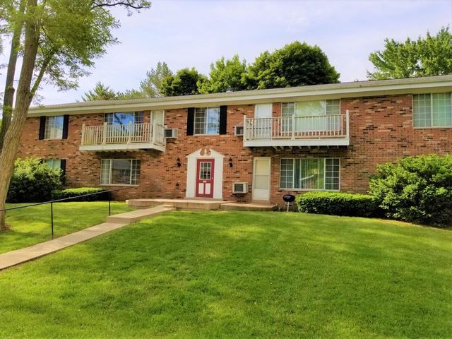 133 Linden Ln #1, Mequon, WI 53092