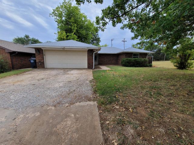 53 Timber Creek Dr, Shawnee, OK 74804