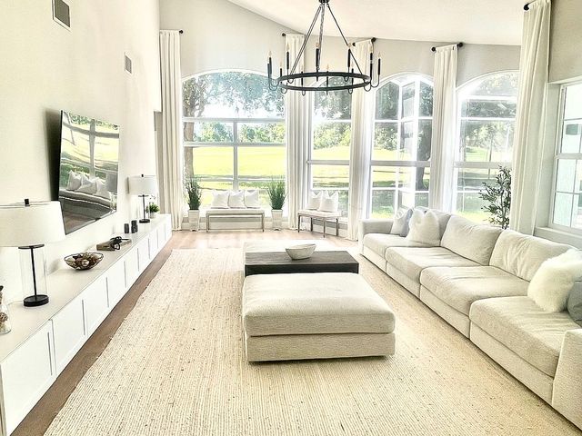 30247 Fairway Dr, Zephyrhills, FL 33543