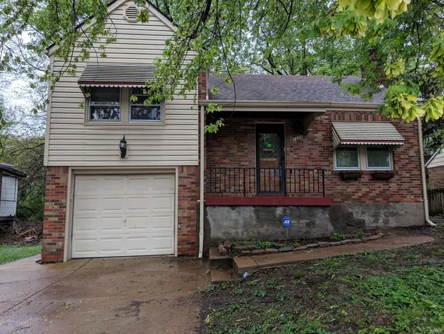 1228 N  Florissant Rd, Saint Louis, MO 63135