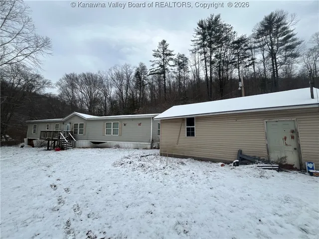 161 Gable Ln, Racine, WV 25165