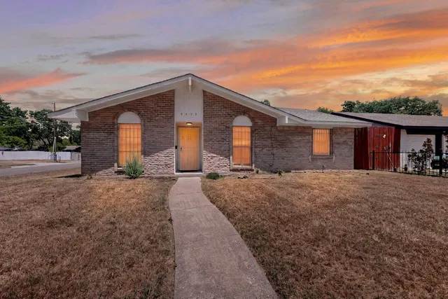 9905 Grove Oaks Blvd, Dallas, TX 75217