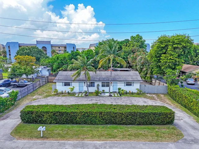 4861 Orlando Avenue, West Palm Beach, FL 33417