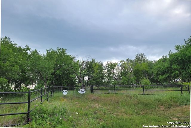 227 COUNTY ROAD 168 LOT 4, Floresville, TX 78114