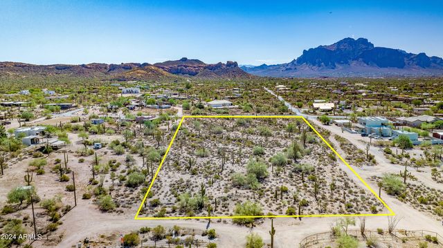 N  Wolverine Pass Rd #28, Apache Junction, AZ 85119