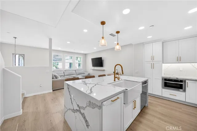 2827 W  Edinger Ave, Santa Ana, CA 92704