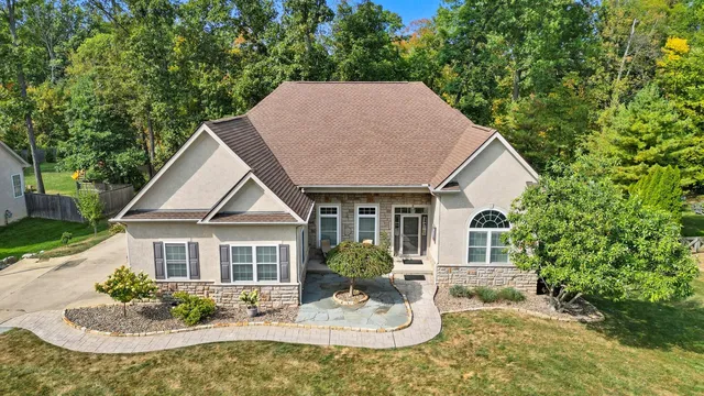 92 Buckeye Dr, Powell, OH 43065