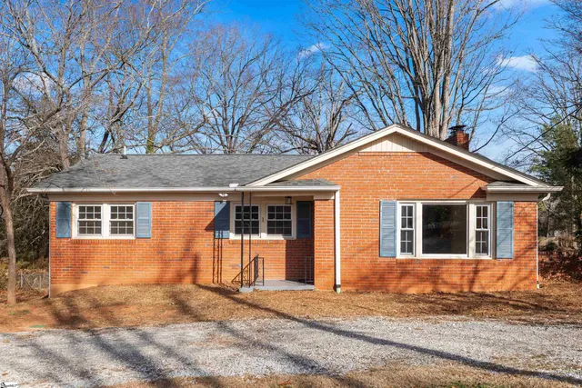 1 Alpine Dr, Taylors, SC 29687