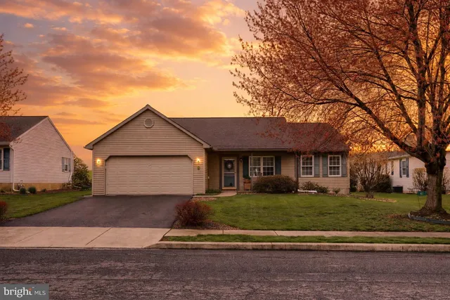 47 Arbor Dr, Myerstown, PA 17067
