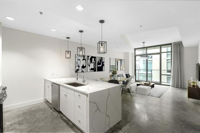 905 Juniper St   NE #621, Atlanta, GA 30309