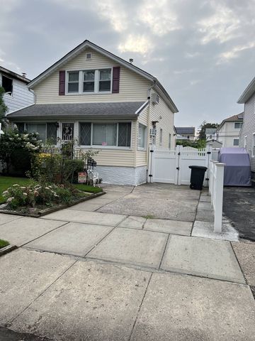 128-54 238th St, Rosedale, NY 11422