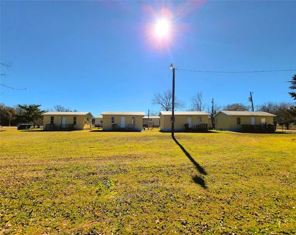 300 Caballo Way, Chico, TX 76431