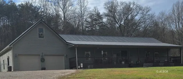 292 W  13th St, Wellston, OH 45692