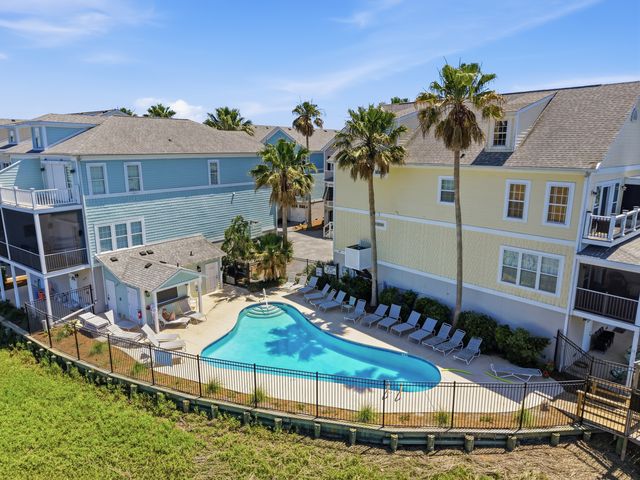 90 2nd St, Folly Beach, SC 29439