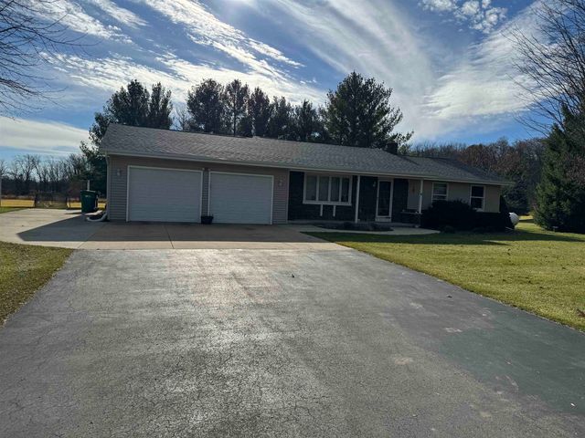 W2038 County Road Wh, Mount Calvary, WI 53057