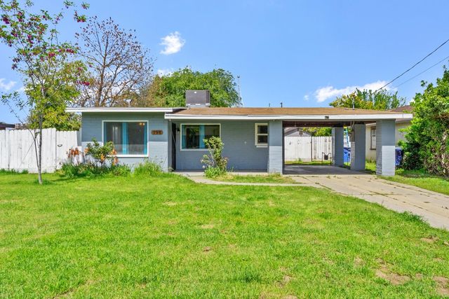 198 W  Stanley Ave, Reedley, CA 93654